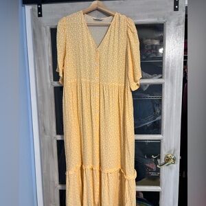 JILLIAN HARRIS X S+T
GARDEN PARTY MAXI DRESS IN YELLOW FLORAL